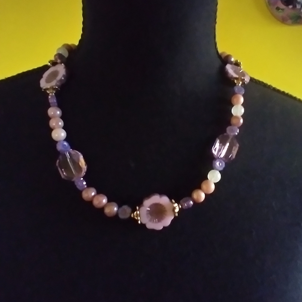 BEAUTIFUL 💥 20 1/2" Lavendar Garden Blue Czech Glass🌺Flower Necklace 😯